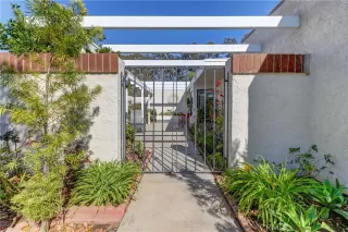 Photo #3: OC22261356 Listing