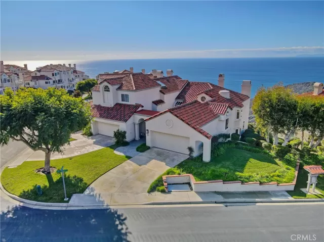 MLS: OC23000322 Condo For Sale