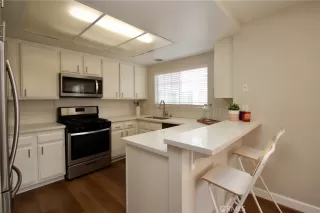 Photo #6: OC23001352 Listing 