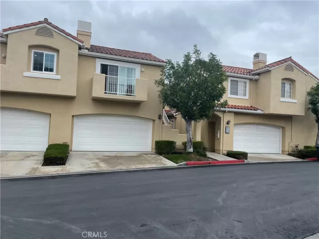 MLS: OC23001577 Condo For Sale