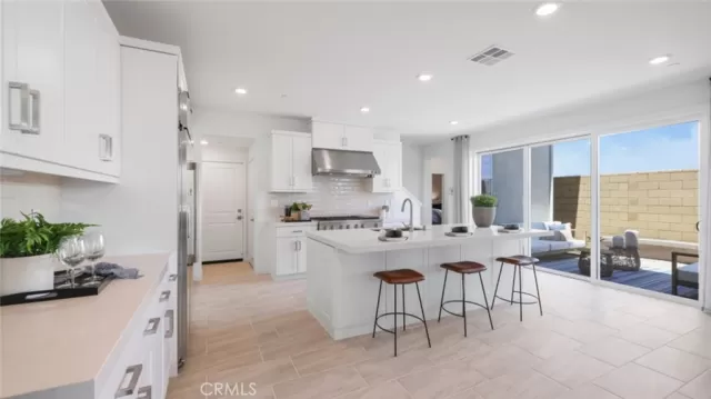 MLS: OC23001584 Condo For Sale