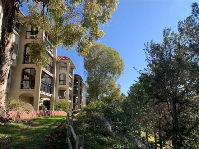 MLS: OC23002014 Condo For Sale