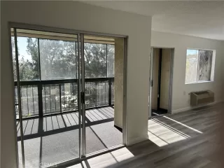 Photo #4: OC23002014 Listing