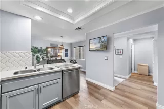 Photo #4: OC23002095 Listing