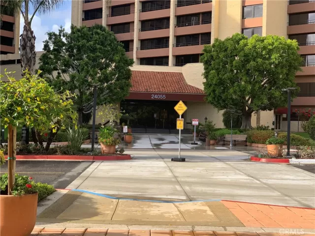 MLS: OC23002239 Condo For Sale