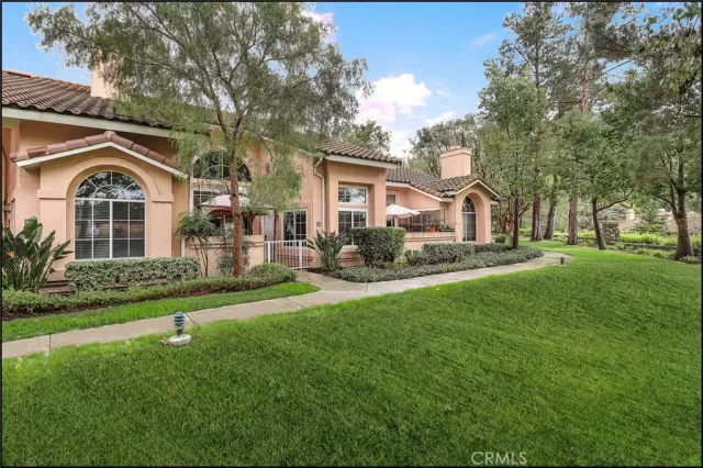 MLS: OC23002288 Condo For Sale