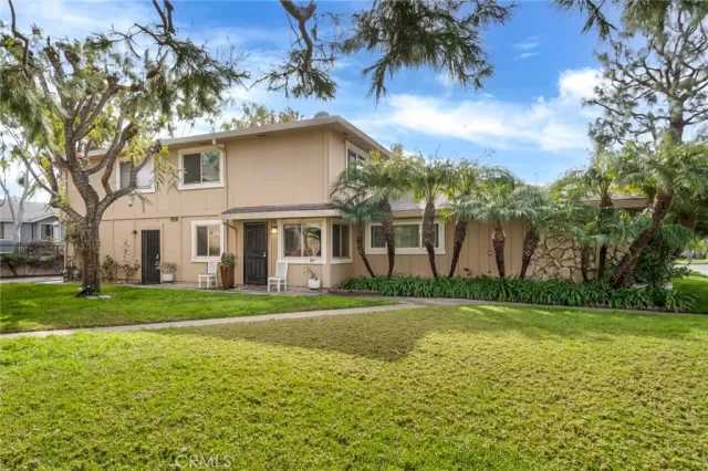 MLS: OC23002308 Condo For Sale