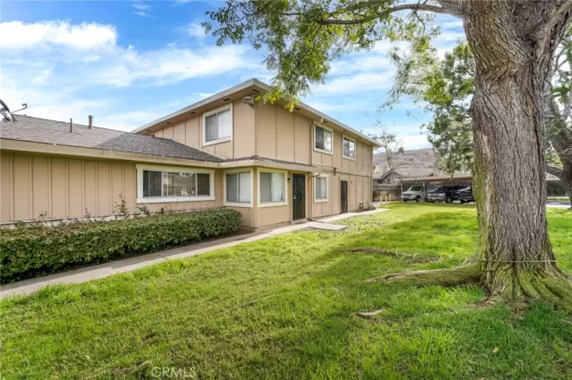 MLS: OC23002309 Condo For Sale