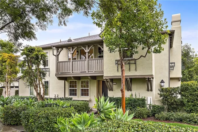 MLS: OC23002781 Condo For Sale