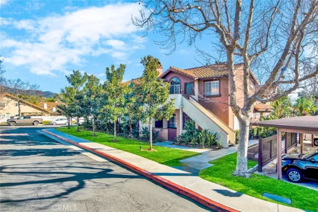 MLS: OC23002814 Condo For Sale