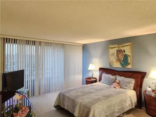 Photo #6: OC23002934 Listing