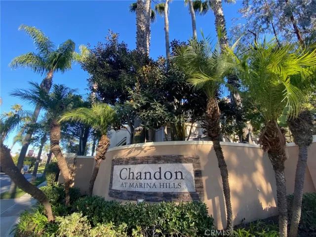 MLS: OC23003146 Condo For Sale