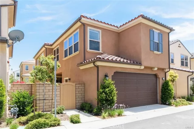 MLS: OC23003147 Condo For Sale