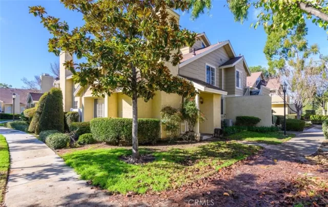 MLS: OC23003305 Condo For Sale