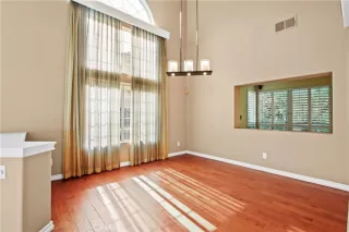 Photo #6: OC23003788 Listing 