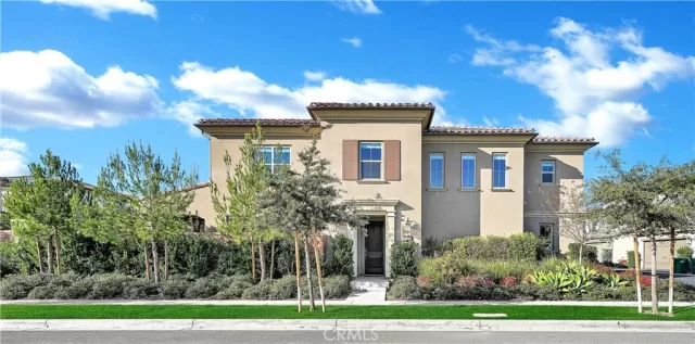 MLS: OC23003932 Condo For Sale