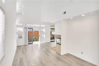 Photo #2: OC23003947 Listing 