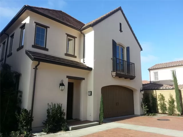 MLS: OC23004164 Condo For Sale