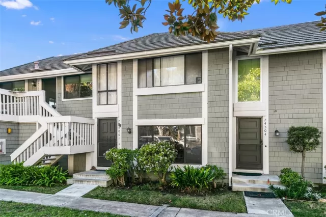 MLS: OC23004381 Condo For Sale