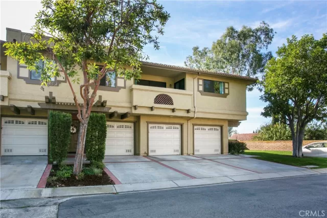 MLS: OC23004508 Condo For Sale