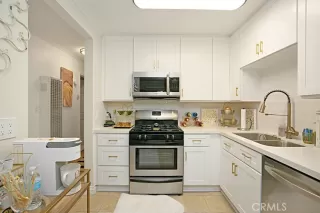 Photo #4: OC23004633 Listing