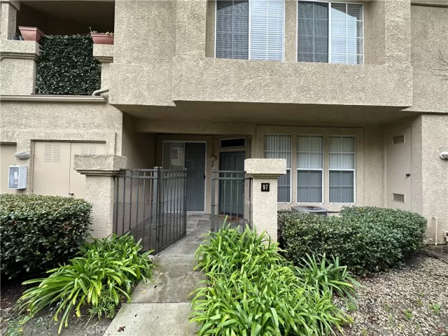 MLS: OC23004649 Condo For Sale