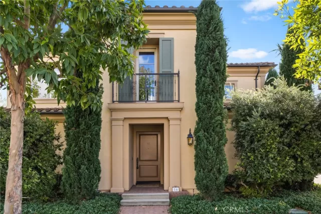 MLS: OC23004703 Condo For Sale