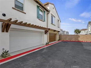 Photo #5: OC23004772 Listing 