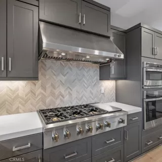 Photo #2: OC23004831 Listing 