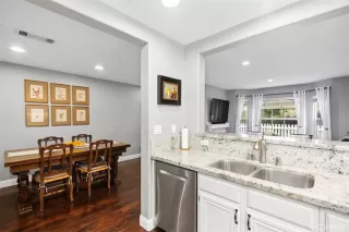 Photo #5: OC23004855 Listing 