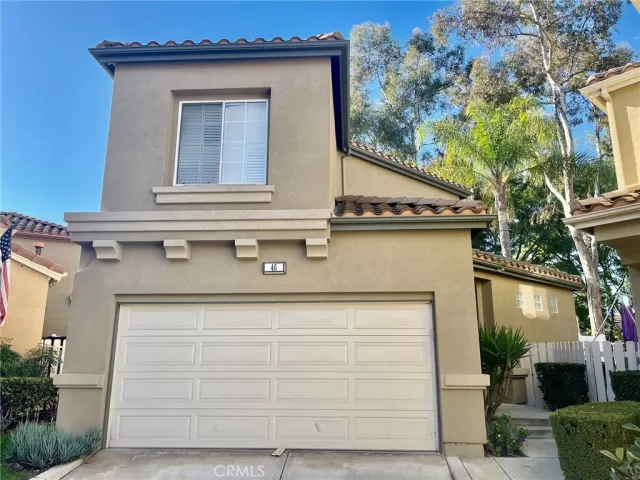 MLS: OC23005443 Condo For Sale