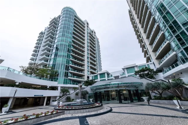 MLS: OC23005626 Condo For Sale