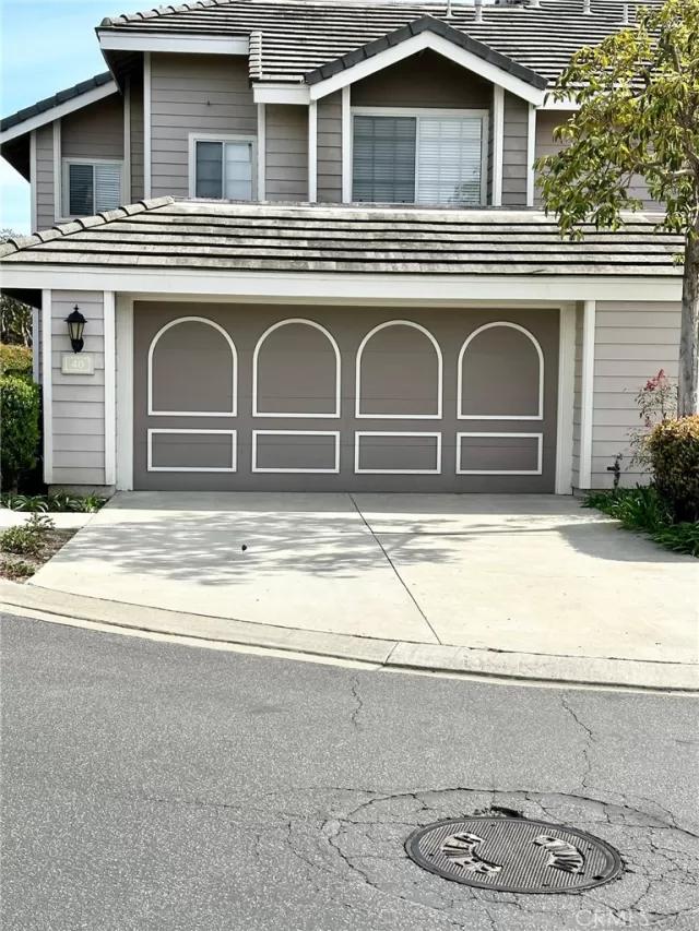 MLS: OC23005683 Condo For Sale