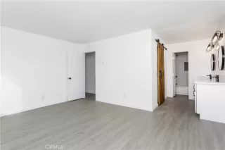 Photo #4: OC23006052 Listing 