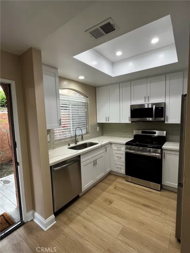 MLS: OC23006308 Condo For Sale