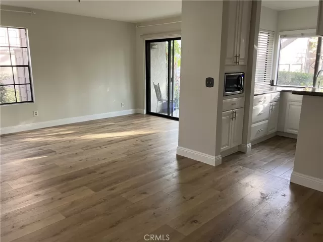 MLS: OC23006319 Condo For Sale