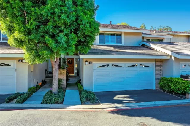 MLS: OC23006466 Condo For Sale