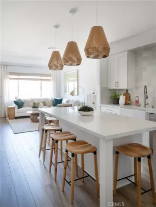 Photo #3: OC23006680 Listing