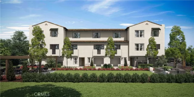 MLS: OC23006701 Condo For Sale