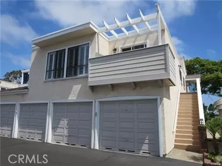 MLS: OC23006823 Condo For Sale