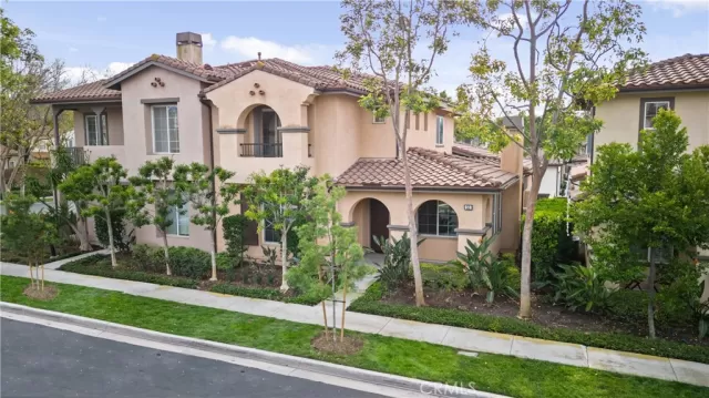 MLS: OC23007106 Condo For Sale