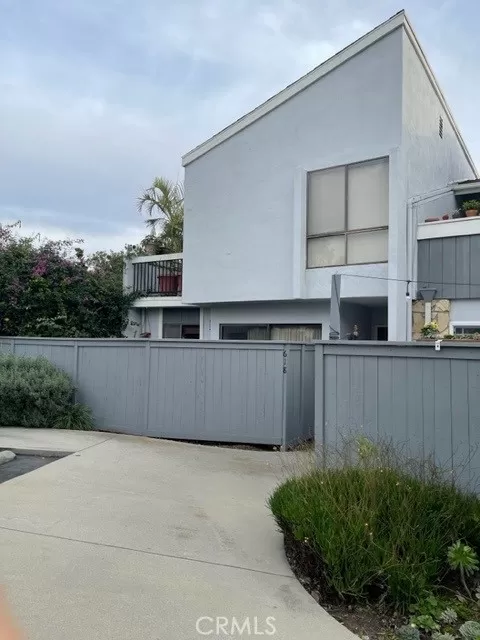 MLS: OC23007140 Condo For Sale