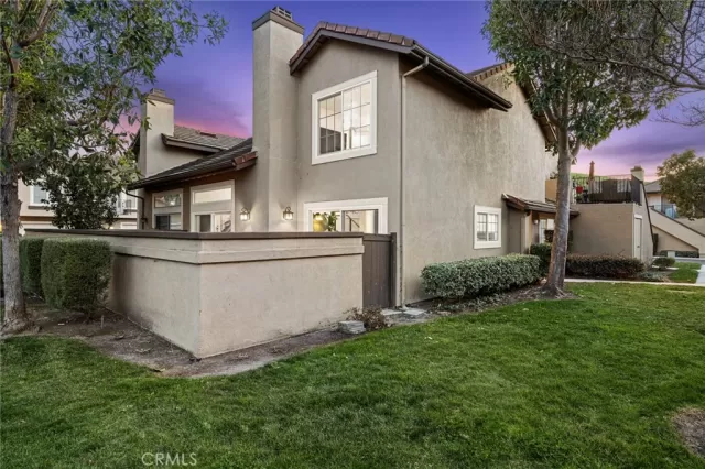 MLS: OC23007193 Condo For Sale