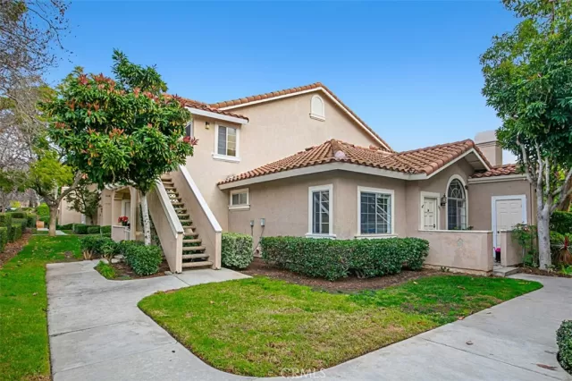 MLS: OC23007385 Condo For Sale