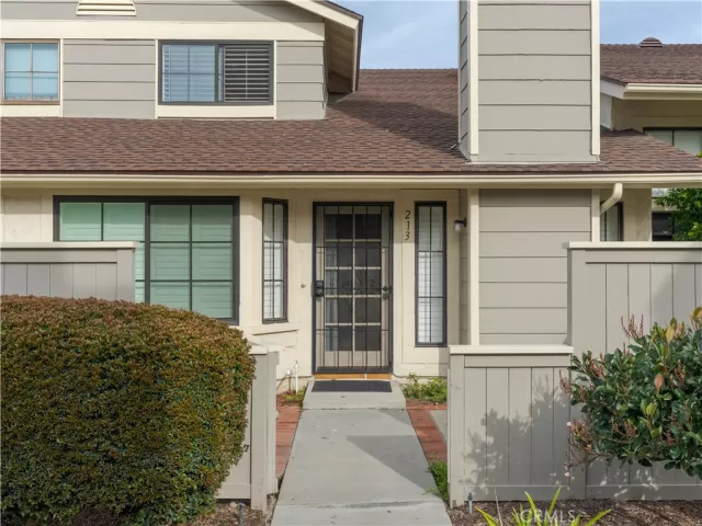 MLS: OC23007646 Condo For Sale