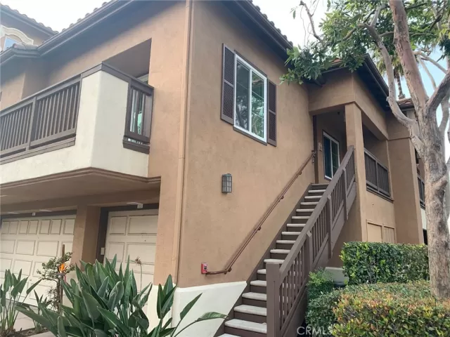 MLS: OC23007764 Condo For Sale