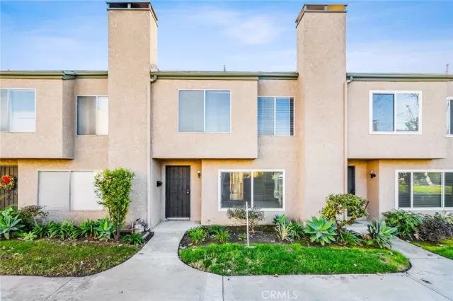 MLS: OC23008022 Condo For Sale