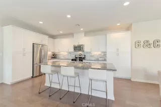 Photo #6: OC23008139 Listing 