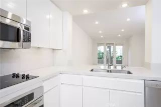 Photo #6: OC23008366 Listing