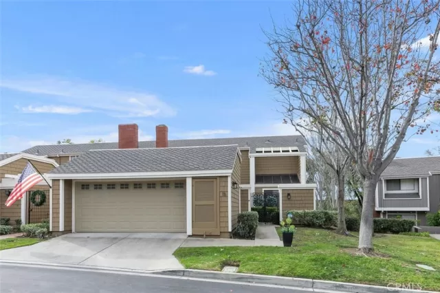 MLS: OC23008568 Condo For Sale